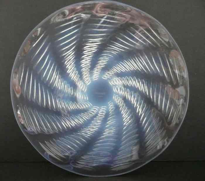 R. Lalique Ondes Plate