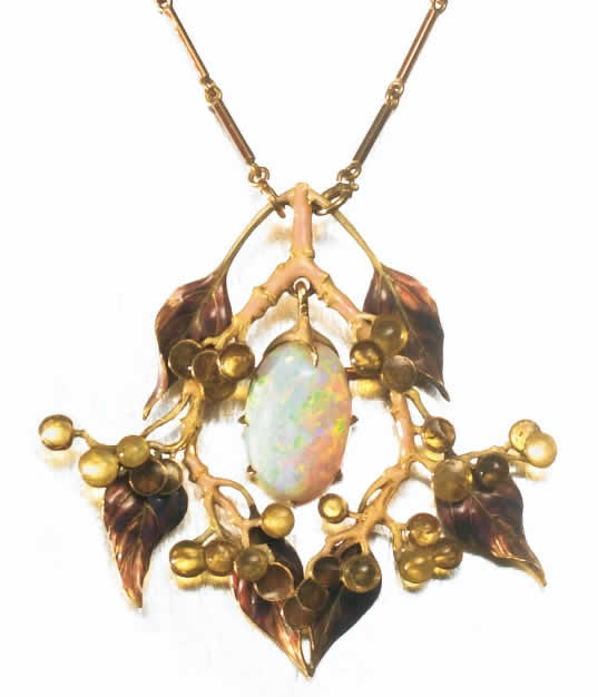 Rene Lalique Opale Ovale Parmi Les Feuilles Violettes Et Le Fruit Ambre Pendant