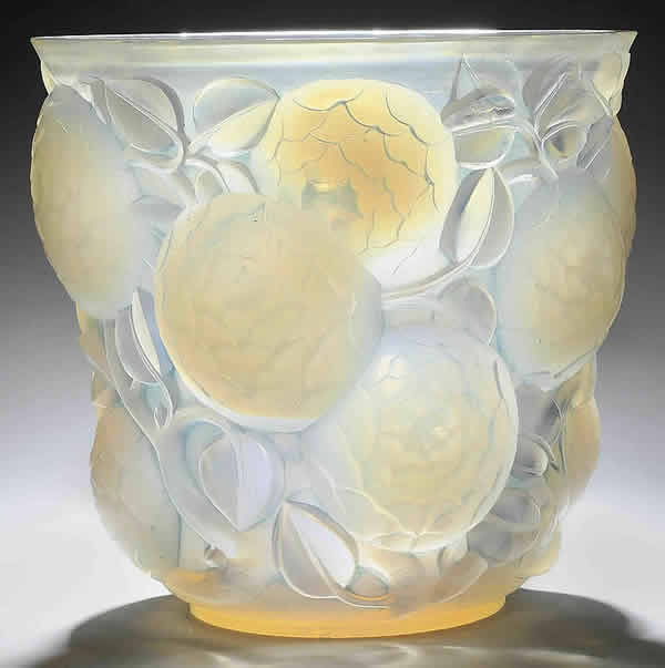 R. Lalique Oran Vase