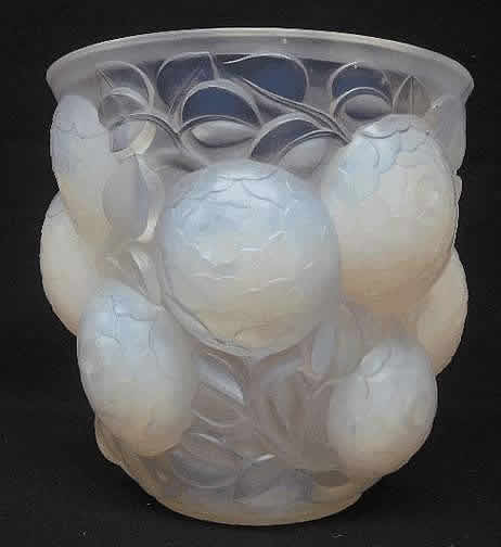 R. Lalique Oran Vase