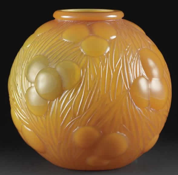 R. Lalique Oranges Vase