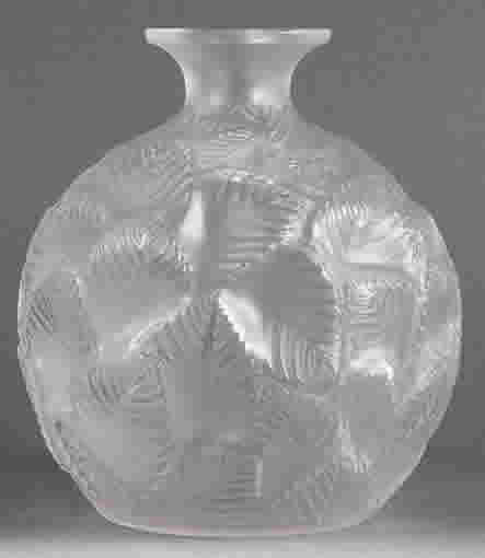 R. Lalique Ormeaux Vase