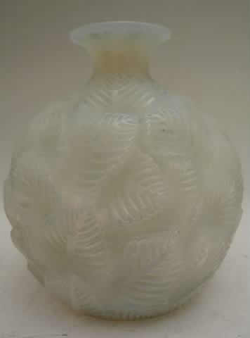 R. Lalique Ormeaux Vase