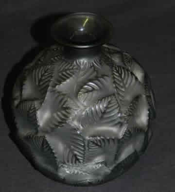 R. Lalique Ormeaux Vase