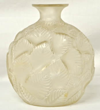 R. Lalique Ormeaux Vase