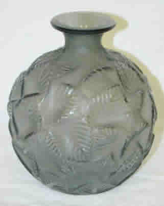 R. Lalique Ormeaux Vase