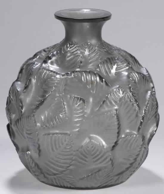 R. Lalique Ormeaux Vase