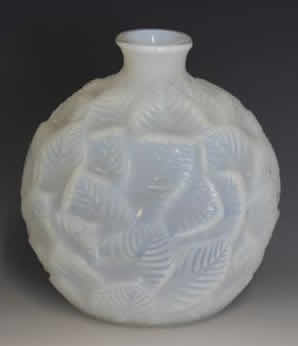 R. Lalique Ormeaux Vase