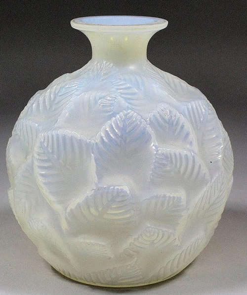 R. Lalique Ormeaux Vase
