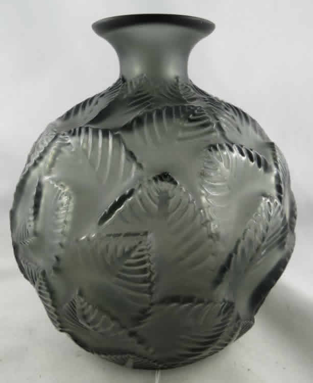 R. Lalique Ormeaux Vase