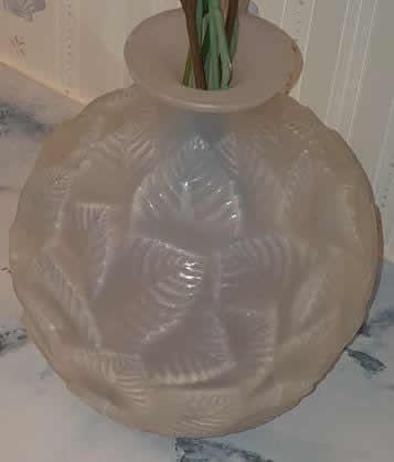 R. Lalique Ormeaux Vase