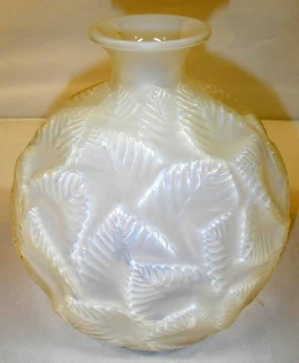 R. Lalique Ormeaux Vase