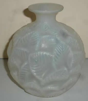 R. Lalique Ormeaux Vase