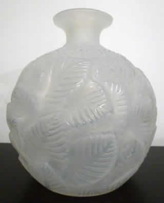 R. Lalique Ormeaux Vase