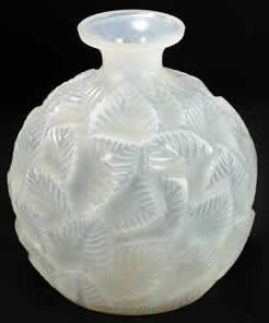 R. Lalique Ormeaux Vase