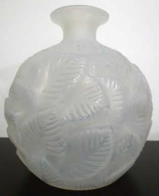 R. Lalique Ormeaux Vase