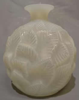 R. Lalique Ormeaux Vase