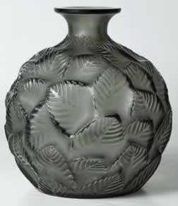 R. Lalique Ormeaux Vase