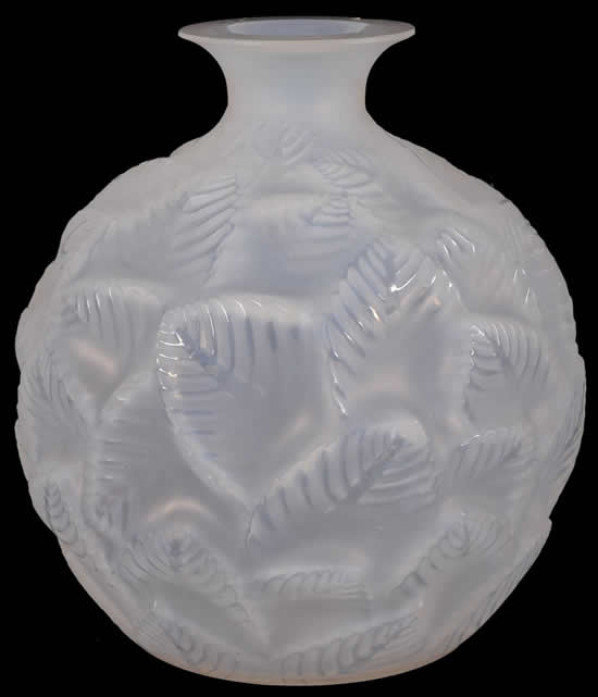 R. Lalique Ormeaux Vase
