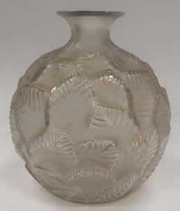R. Lalique Ormeaux Vase