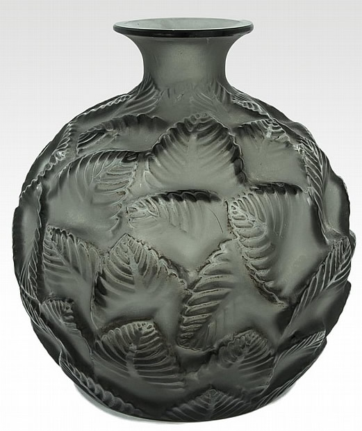 R. Lalique Ormeaux Vase