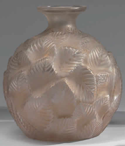 R. Lalique Ormeaux Vase