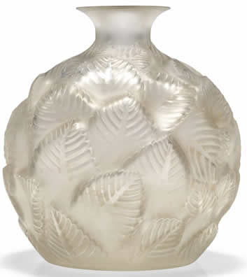 R. Lalique Ormeaux Vase