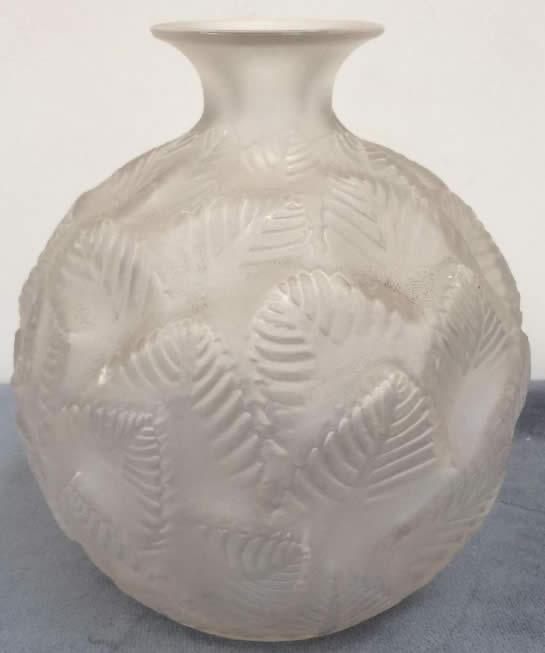 R. Lalique Ormeaux Vase