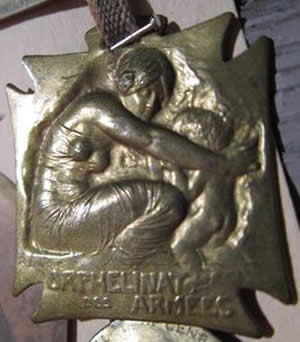 R. Lalique Orphelinat Des Armees Pendant