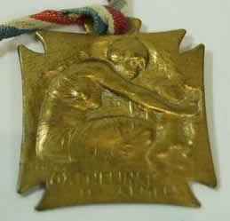 R. Lalique Orphelinat Des Armees Pendant