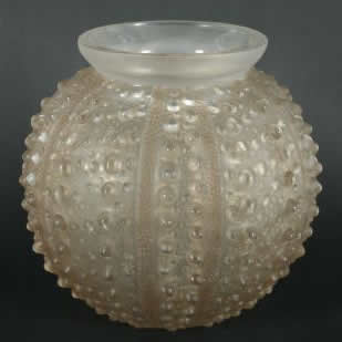 R. Lalique Oursin Vase