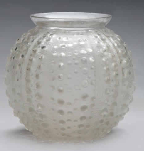 R. Lalique Oursin Vase
