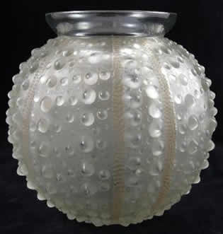 R. Lalique Oursin Vase