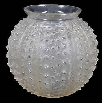 R. Lalique Oursin Vase