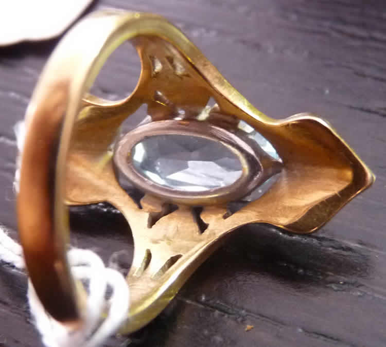 R. Lalique Oval Aquamarine And Leafs Ring