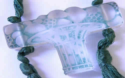 R. Lalique Panier De Fruits Pendant
