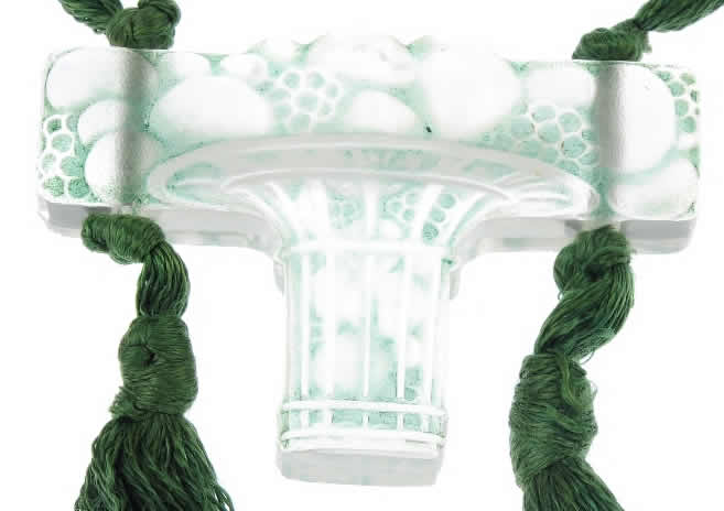 R. Lalique Panier De Fruits Pendant