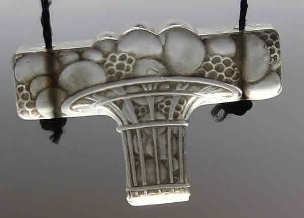 R. Lalique Panier De Fruits Pendant
