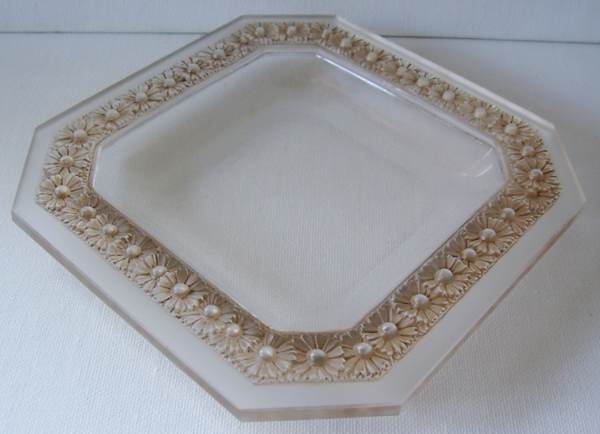 Rene Lalique Paquerettes Plate 