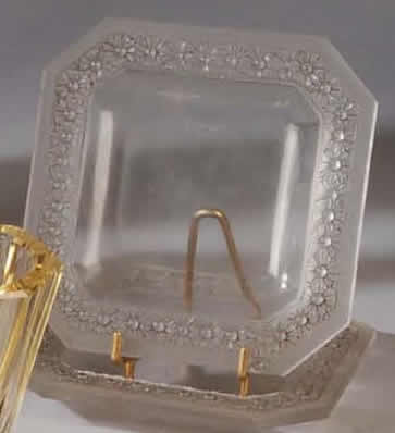 Rene Lalique Paquerettes Plate 