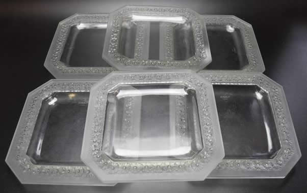 Rene Lalique Paquerettes Plate 