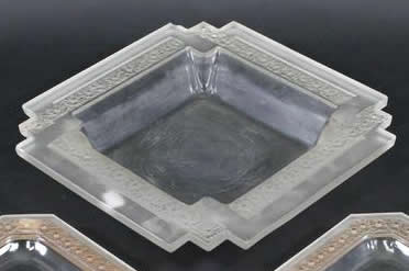 R. Lalique Paquerettes Square Bowl