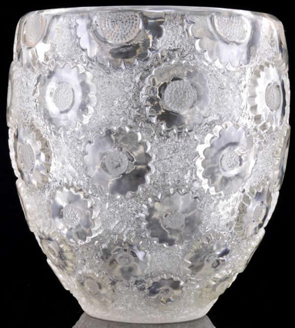 R. Lalique Paquerettes Vase
