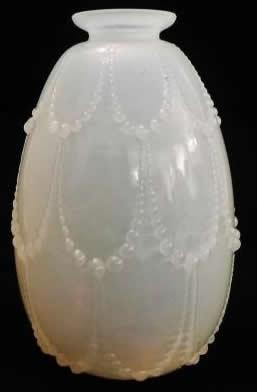 R. Lalique Perles Vase