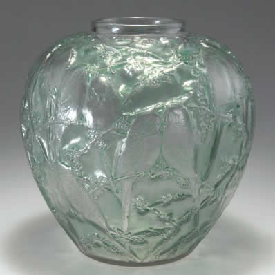 R. Lalique Perruches Vase