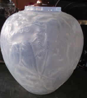 R. Lalique Perruches Vase