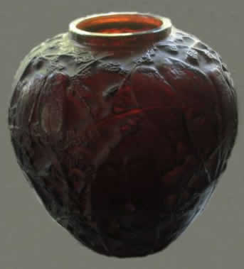 R. Lalique Perruches Vase