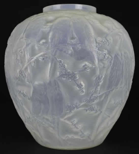 R. Lalique Perruches Vase