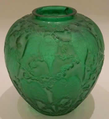 R. Lalique Perruches Vase