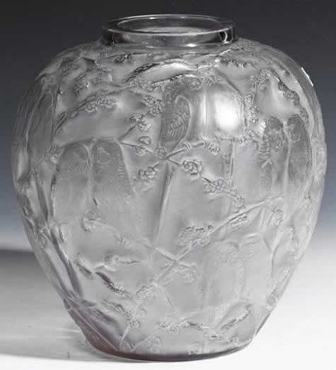 R. Lalique Perruches Vase